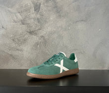 Carica l'immagine nel visualizzatore di Gallery, 𝑀𝑢𝑛𝑖𝑐ℎ
