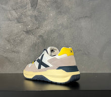 Carica l'immagine nel visualizzatore di Gallery, 𝑀𝑢𝑛𝑖𝑐ℎ
