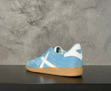 Carica l'immagine nel visualizzatore di Gallery, 𝑀𝑢𝑛𝑖𝑐ℎ
